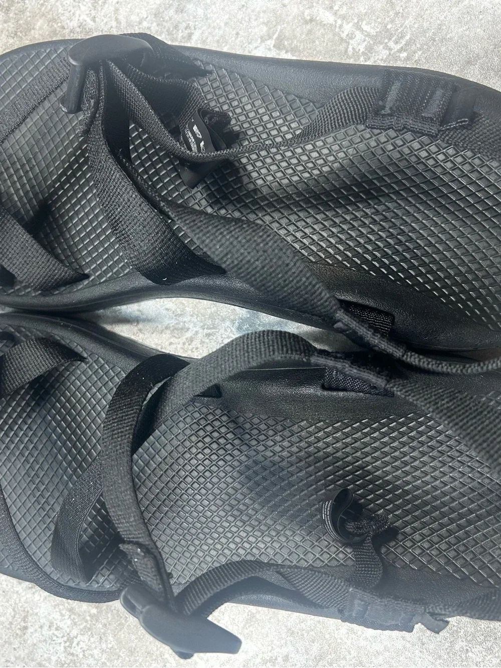 Chaco Men’s Size 13  Black Strappy Comfort Sandals